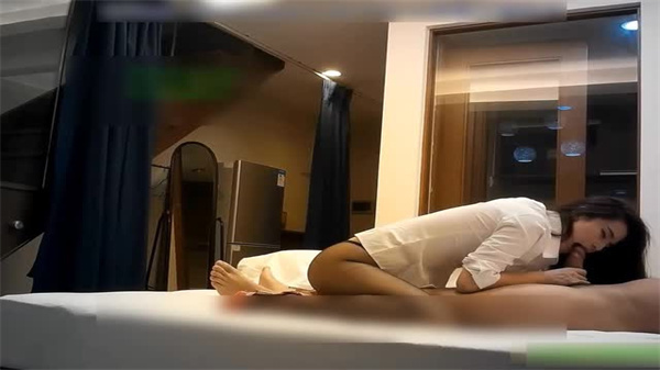 OL黑丝开高潮 开档丝袜大长腿美女令人欲罢不能