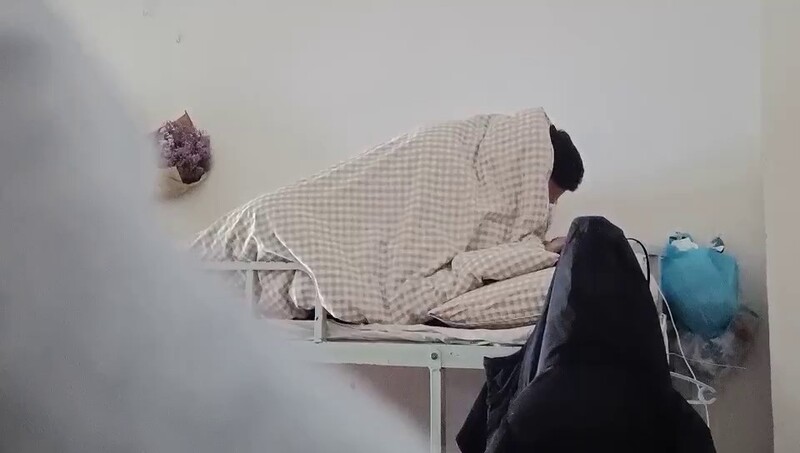 宿舍激战！极品姐妹诱人录像，猛操巨乳狂干到床散架